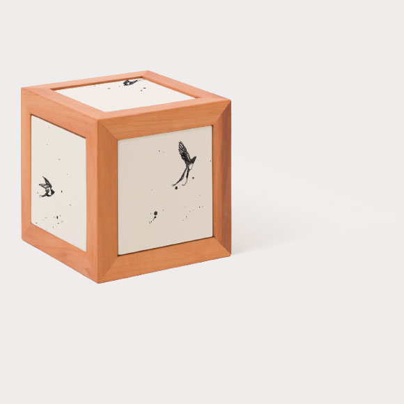 arca - Box piccolo in legno di pero, motivo “rondini“